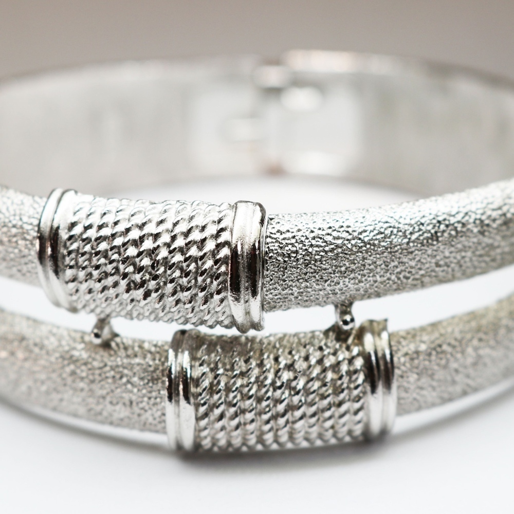 CROWN TRIFARI BRACELET *signed* Silver Plated - Picture 3 of 7